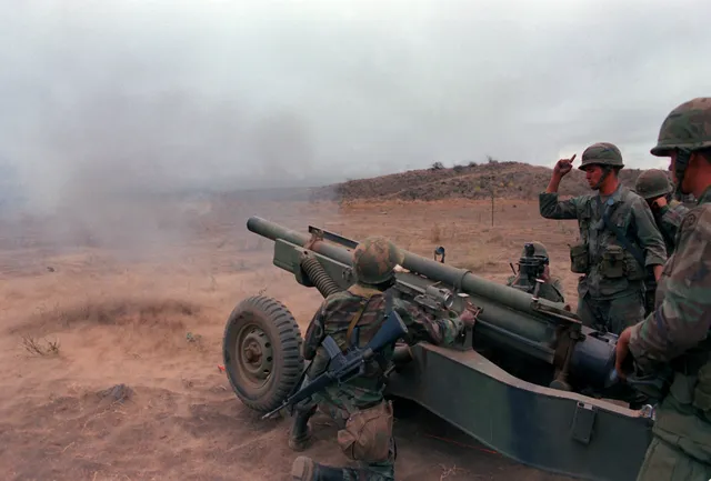 M102 105 mm Howitzer, 105 mm lightweight towed howitzer, Artillery - view 1