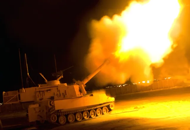 M109, 155 mm tracked self-propelled howitzer family, Artillery - view 1