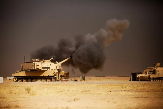 M109, 155 mm tracked self-propelled howitzer family, Artillery - view 3