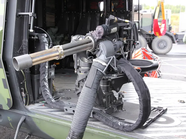 M134D Minigun, Externally powered 7.62 mm rotary machine gun, Infantry Weapons - view 2