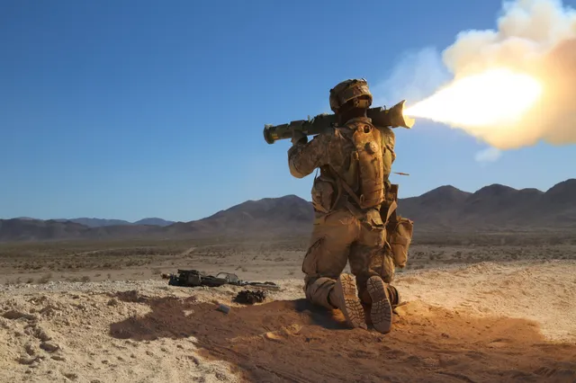 M136 AT4, Disposable shoulder-fired light anti-armor recoilless weapon, Infantry Weapons - view 1