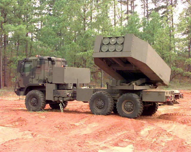 M142 HIMARS, Wheeled multiple rocket launcher and tactical missile launcher, Artillery - view 1