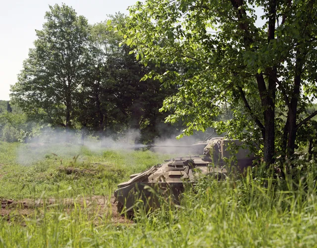 M2 Bradley, Tracked infantry fighting vehicle, Armored Vehicles - view 2
