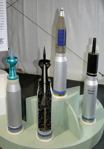 M325 120 mm tank projectile, 120 mm HEAT-MP-T tank cartridge, Tanks