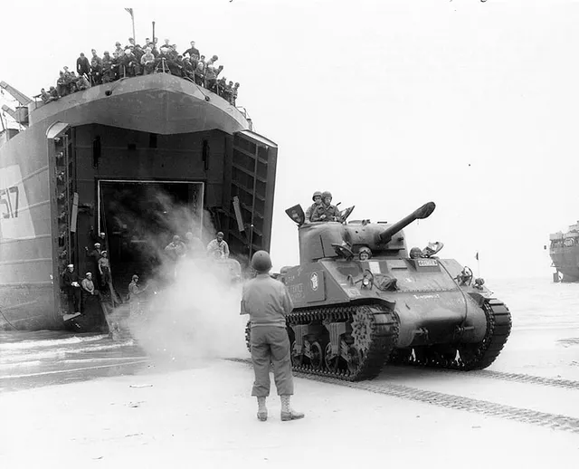 M4 Sherman, Second World War medium tank family, Tanks - view 2