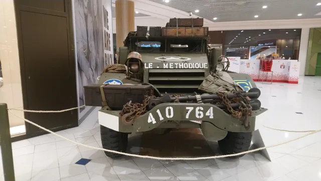 M5 half-track, Half-track armored personnel carrier, Armored Vehicles - view 1