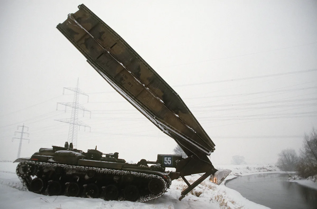 M60 AVLB, Armored vehicle-launched bridge, Support Equipment