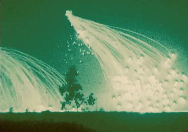 M825A1 155 mm White-Phosphorus Smoke Projectile, 155 mm white-phosphorus smoke projectile, Artillery - view 3