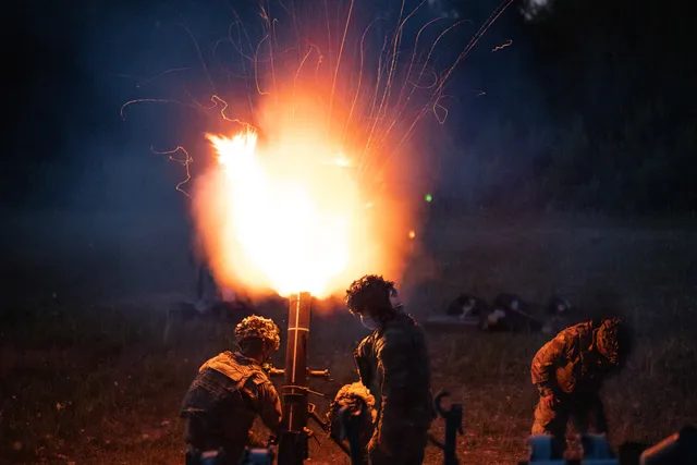 M996 mortar projectile, 120 mm visible-light illuminating mortar bomb, Artillery - view 2