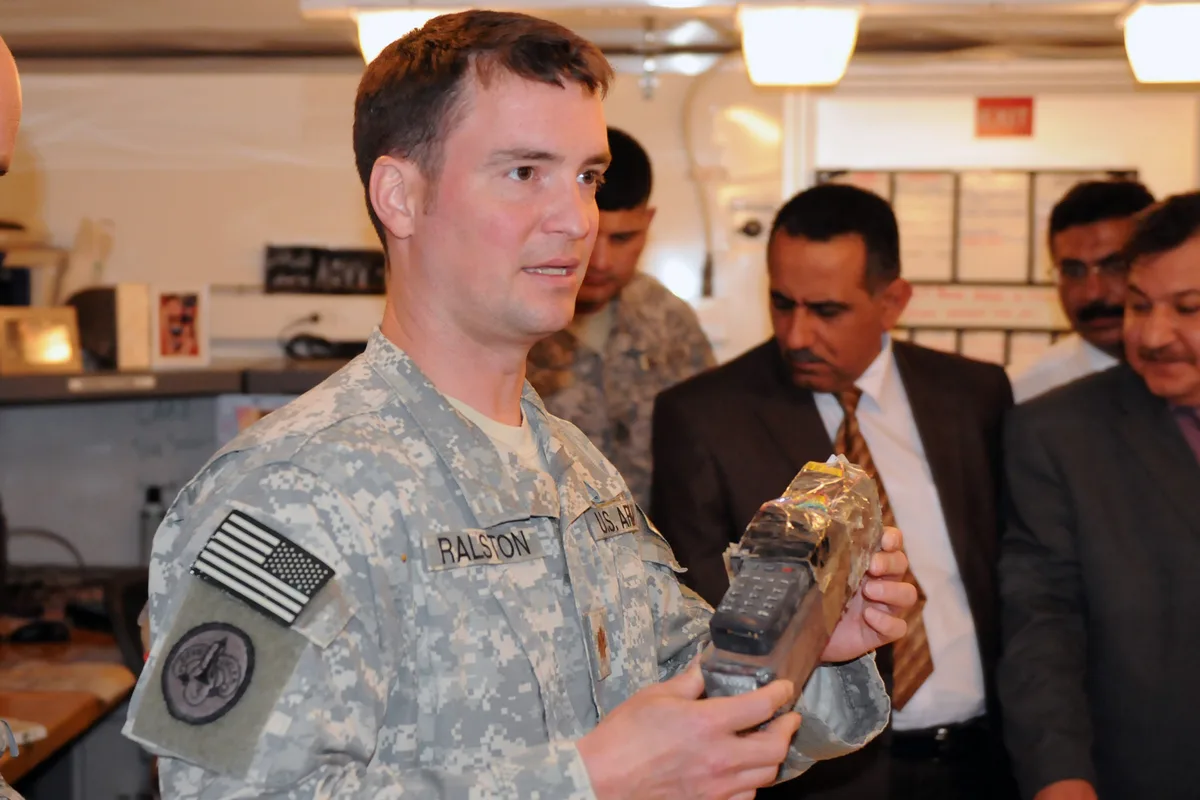 Magnetic or sticky anti-vehicle bomb, Improvised explosive device, Infantry Weapons - 2023 Israel-Hamas War