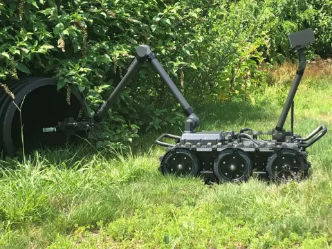 Man-transportable robotic system, Tracked robotic system, Support Equipment