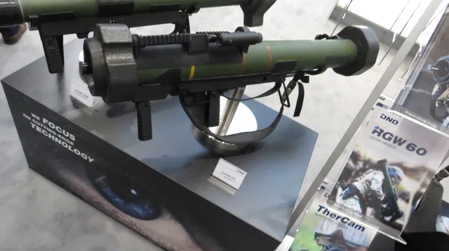 MATADOR, Disposable shoulder-fired anti-armor recoilless weapon, Infantry Weapons - view 2