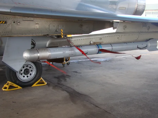 Matra Magic II missile, Short-range infrared homing air-to-air missile, Munitions - view 1