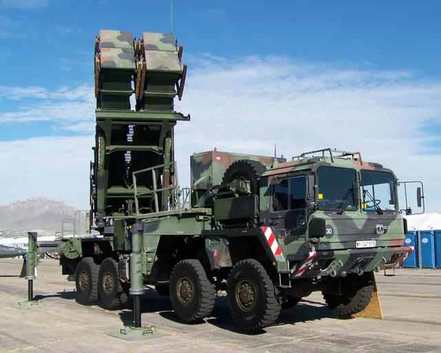 MIM-104 Patriot, Long-range surface-to-air and ballistic missile defense system, Air Defense - view 1