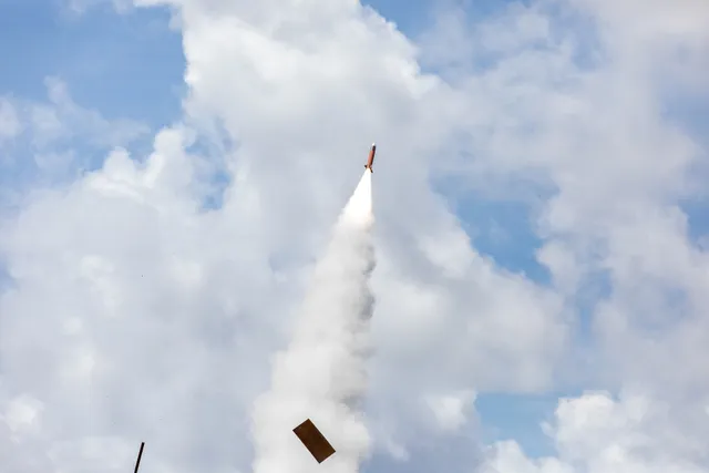 MIM-104C Patriot PAC-2, Patriot PAC-2 surface-to-air and tactical ballistic-missile interceptor, Air Defense - view 2