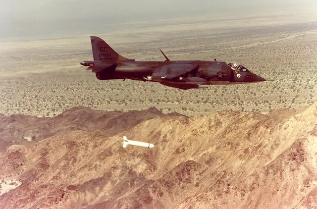 Mk 20 Rockeye II cluster bomb, Air-dropped cluster bomb, Munitions - view 2