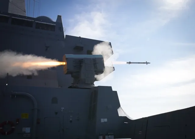 RIM-116 Rolling Airframe Missile, Ship-launched surface-to-air missile, Munitions - view 1