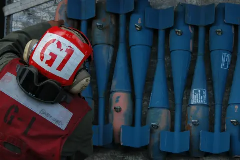 MK-76 practice bomb, Practice bomb, Munitions