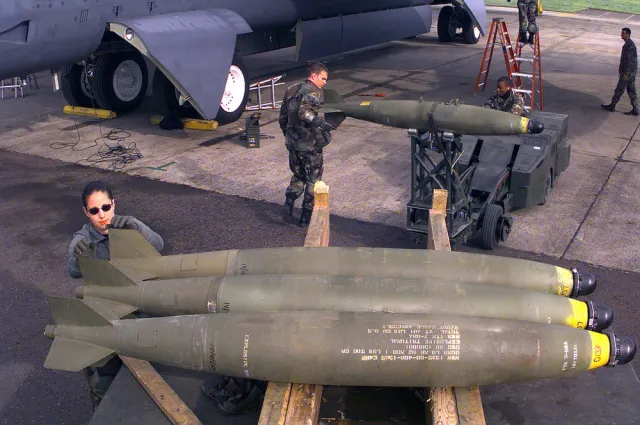 Mk 82 500-pound unguided bomb, Air-delivered 500-pound low-drag general-purpose bomb, Munitions - view 2