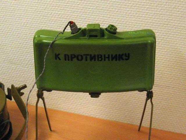 MON-series anti-personnel mine, Directional fragmentation anti-personnel mine family, Infantry Weapons - view 1