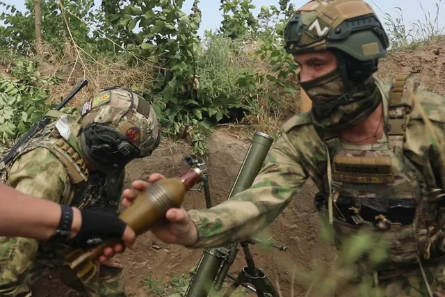 Mortar bombs, 82 mm, 82 mm high-explosive mortar bomb, Munitions - view 1