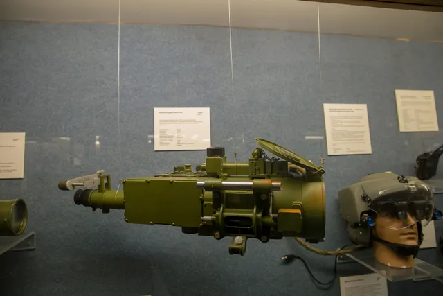 MT-12 sighting suite, Day, indirect-fire, and night sighting equipment set for the MT-12 anti-tank gun, Support Equipment - view 1