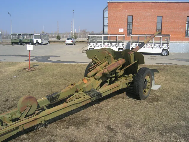 MT-12 sighting suite, Day, indirect-fire, and night sighting equipment set for the MT-12 anti-tank gun, Support Equipment - view 4