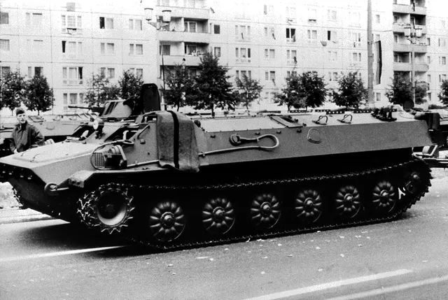 MT-LB with 82-mm automatic mortar 2B9 Vasilek, Tracked self-propelled automatic mortar conversion, Artillery - view 2