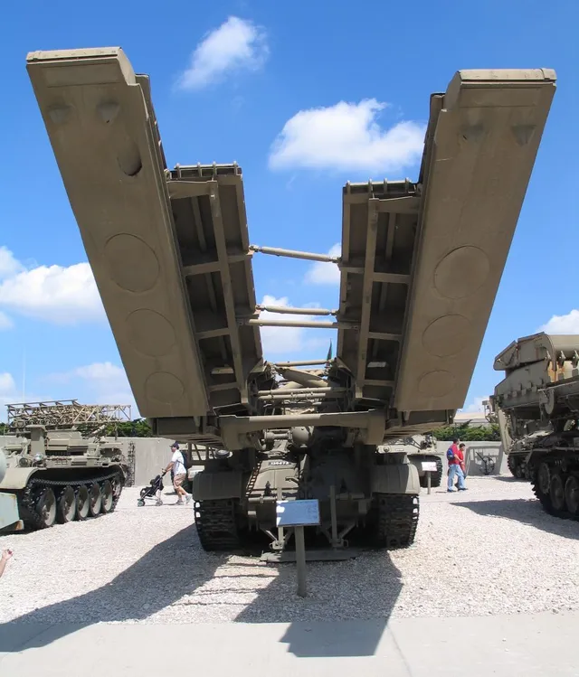 MTU-20, Armored vehicle-launched bridge / tank bridgelayer, Support Equipment - view 2