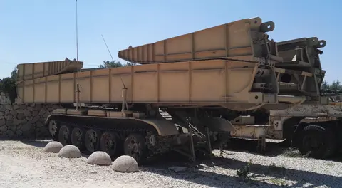 MTU-20, Armored vehicle-launched bridge / tank bridgelayer, Support Equipment