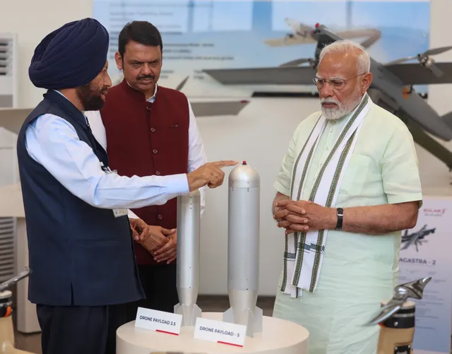 Nagastra-1, Man-portable fixed-wing loitering munition, Aircraft & UAVs - view 3