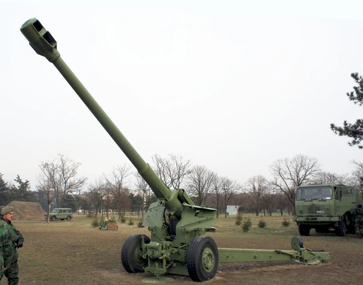 NORA M-84, 152 mm towed gun-howitzer, Artillery