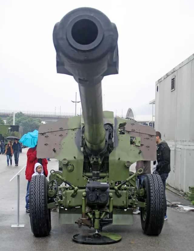 NORA M-84, 152 mm towed gun-howitzer, Artillery - view 1