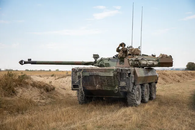 OE 105 F3 high-explosive round, 105×527R high-explosive round, Munitions - view 2