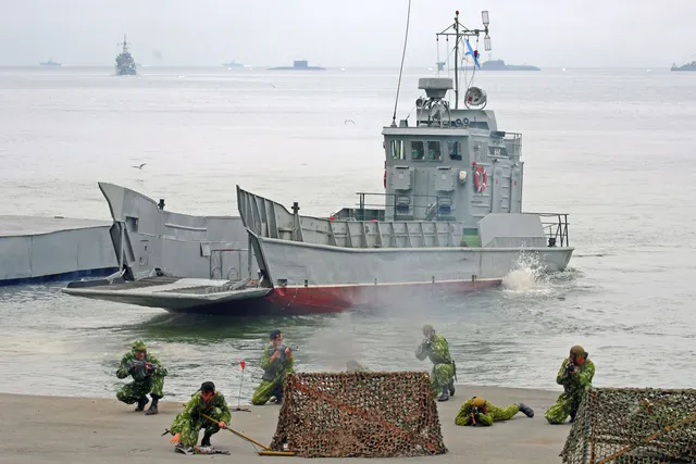 Ondatra-class landing craft (Project 1176), Landing craft mechanized, Naval Systems - view 1
