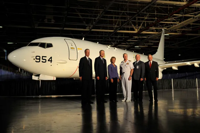 P-8 Poseidon maritime-patrol aircraft, Maritime patrol aircraft, Aircraft & UAVs - view 2
