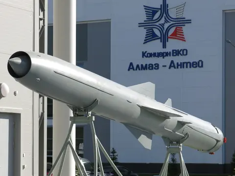 P-800 Oniks, Supersonic anti-ship cruise missile, Artillery