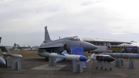 PAC/CAC JF-17 Thunder fighter, Multirole combat aircraft, Aircraft & UAVs