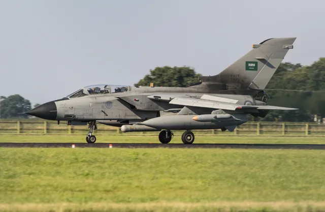 Panavia Tornado, Twin-engine variable-sweep wing multirole strike aircraft, Aircraft & UAVs - view 1