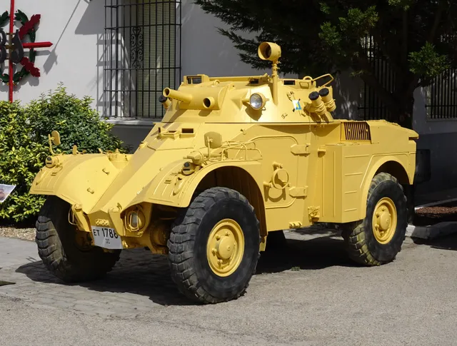 Panhard AML 60 Serval, Wheeled reconnaissance armored car, Armored Vehicles - view 4