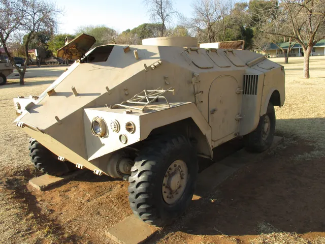 Panhard M3 armored personnel carrier, 4x4 amphibious armored personnel carrier, Armored Vehicles - view 1