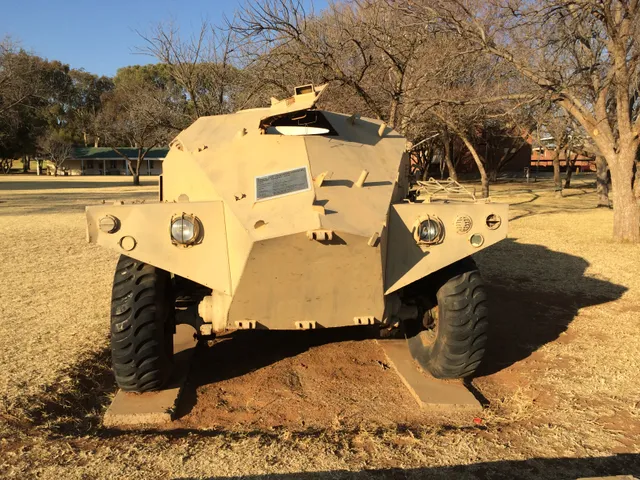 Panhard M3 armored personnel carrier, 4x4 amphibious armored personnel carrier, Armored Vehicles - view 3