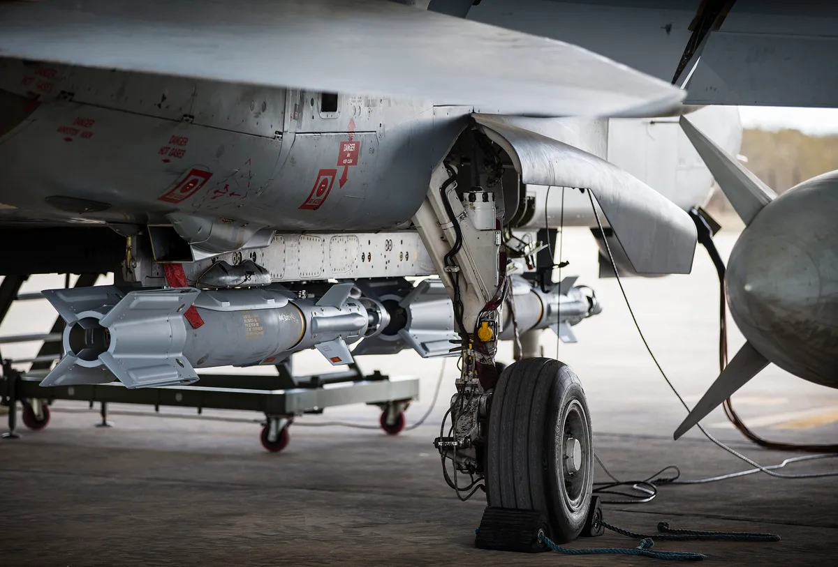 Paveway IV guided bomb, Dual-mode precision-guided bomb, Munitions