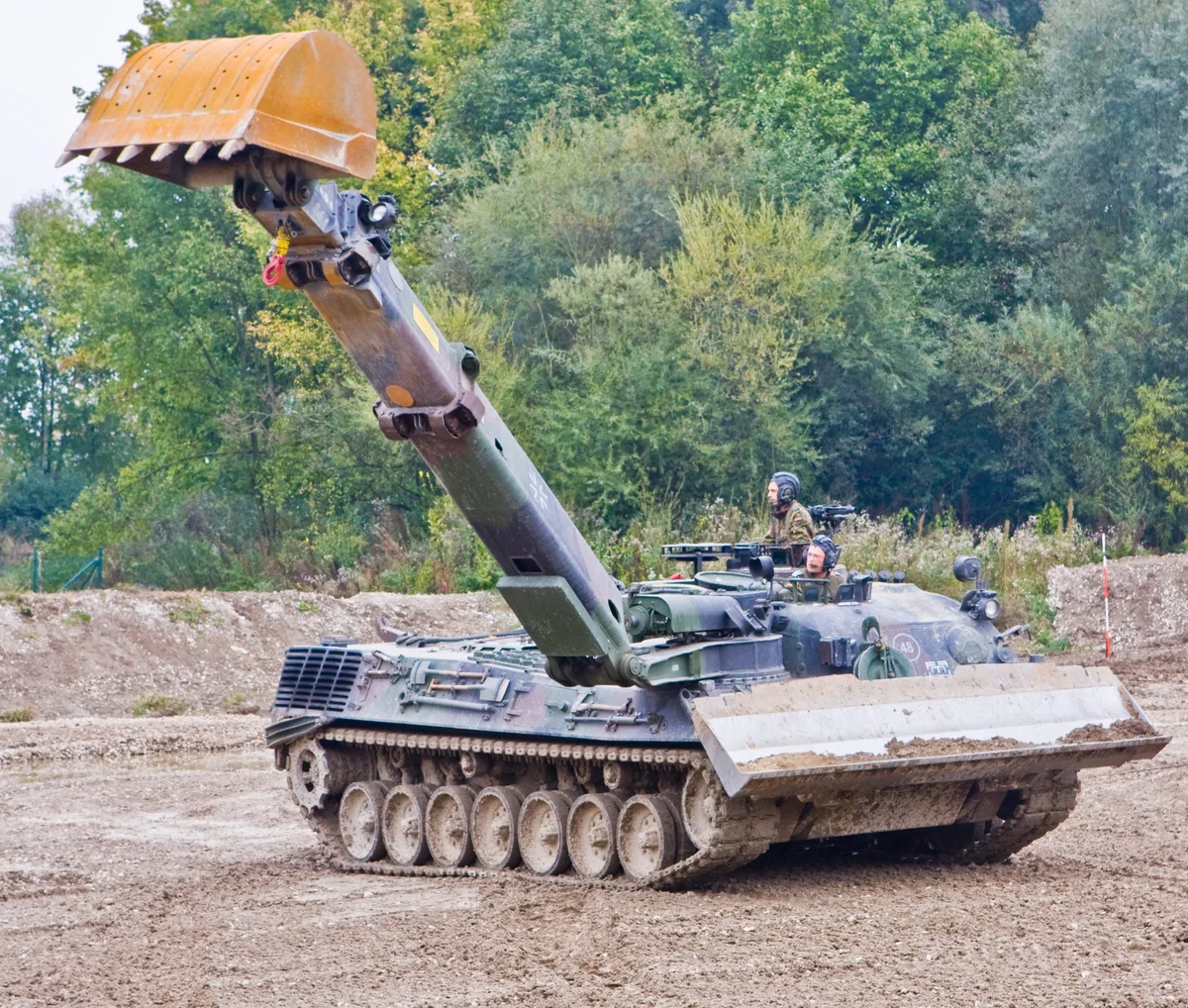 Pionierpanzer 2 Dachs, Armoured engineer vehicle, Support Equipment