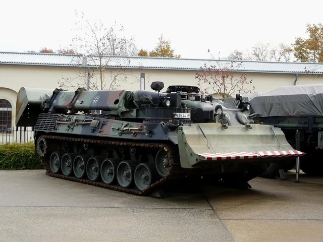 Pionierpanzer 2 Dachs, Armoured engineer vehicle, Support Equipment - view 2