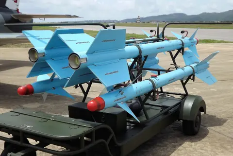 PL-5, Short-range infrared air-to-air missile, Munitions