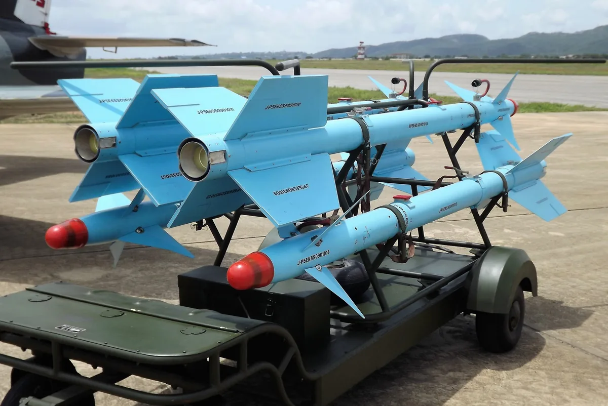 PL-5, Short-range infrared air-to-air missile, Munitions