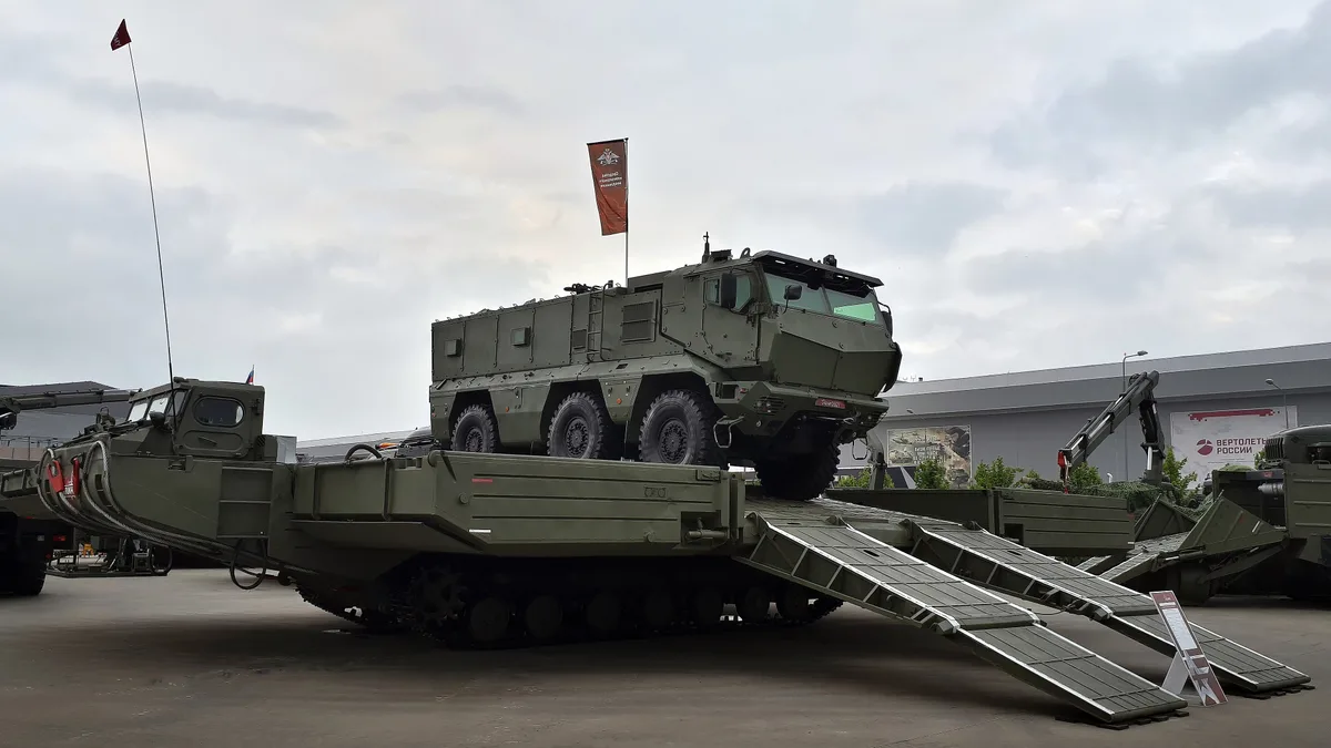 PMM-2 / PMM-2M, Amphibious ferry-bridge vehicle, Support Equipment