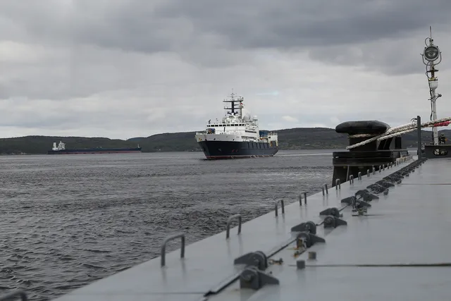 Project 22010 (Yantar/Kruys) special-purpose oceanographic intelligence ship, Oceanographic intelligence ship, Naval Systems - view 3