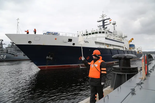 Project 22010 (Yantar/Kruys) special-purpose oceanographic intelligence ship, Oceanographic intelligence ship, Naval Systems - view 2